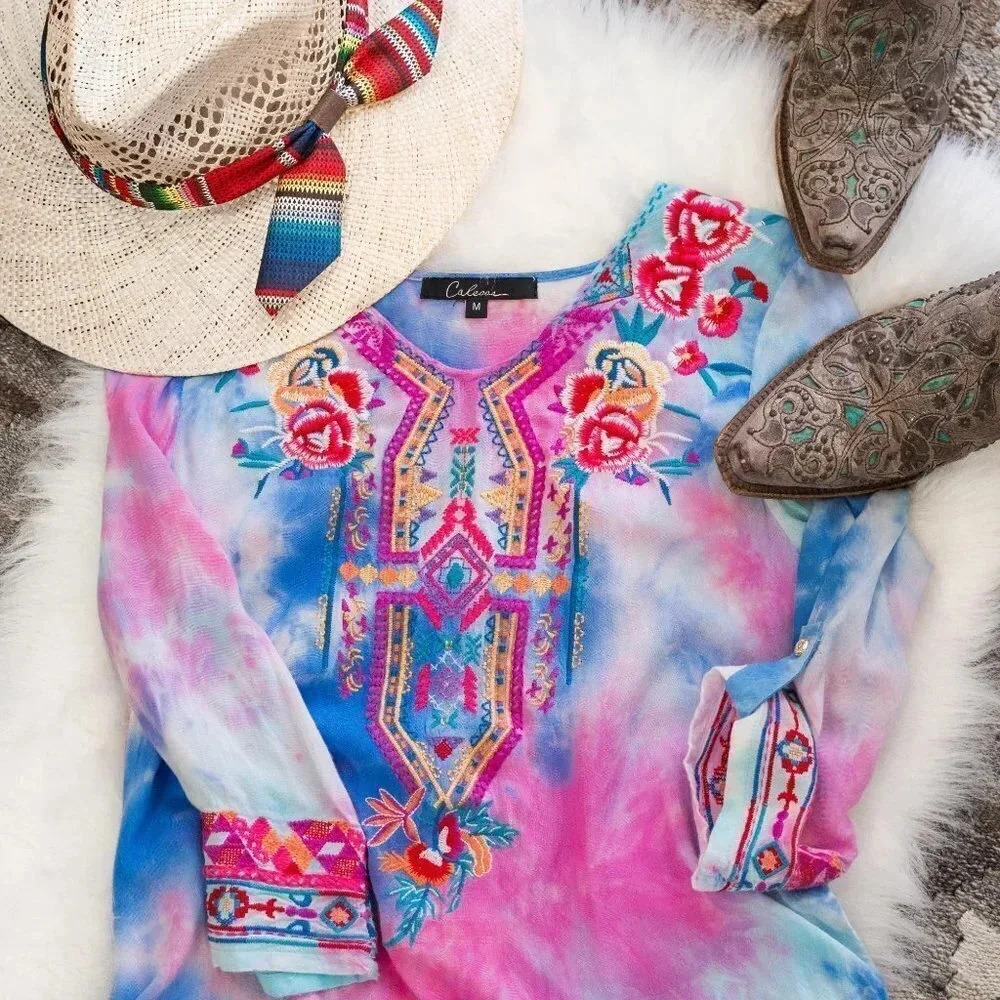 Calessa Tunic Top Size Medium Tie Dye VNeck Roll Tab Sleeves Embroidered - Picture 4 of 9